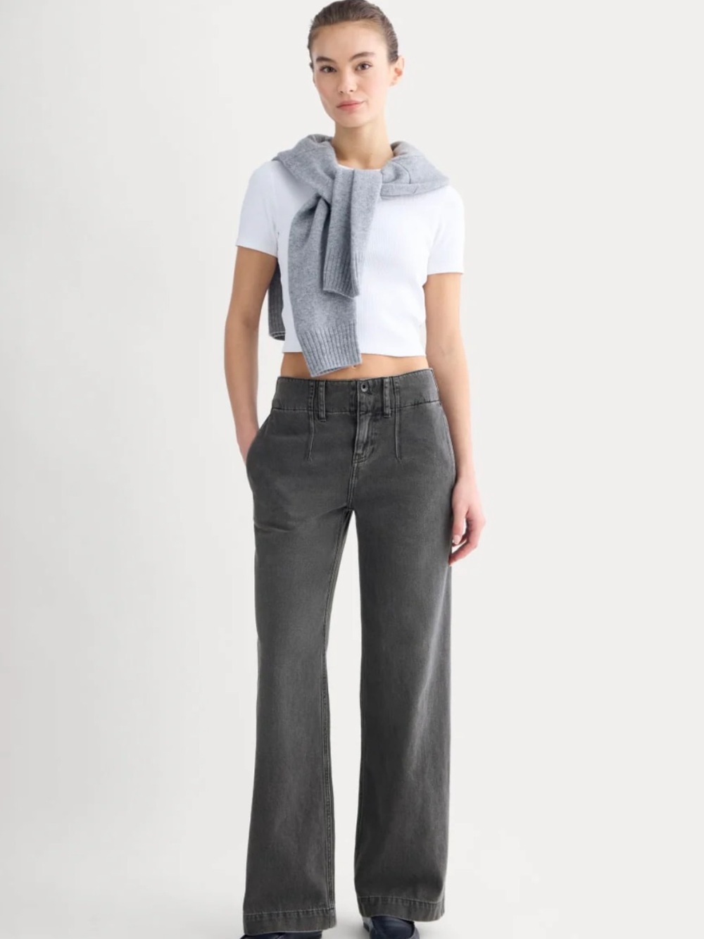 Everlane Wide-Leg Mid-Rise Jeans/Trousers in Charcoal